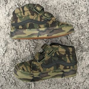 Toddler camo vans size 6C excellent condition